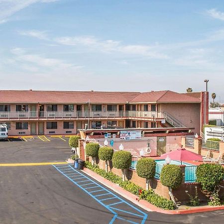 Econo Lodge Anaheim North Экстерьер фото