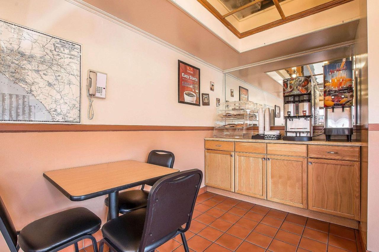 Econo Lodge Anaheim North Экстерьер фото