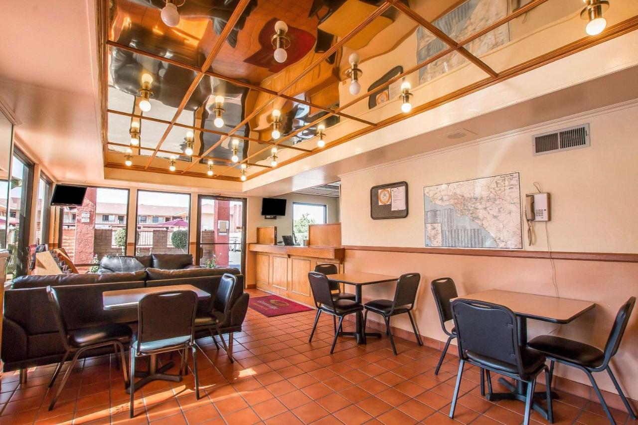Econo Lodge Anaheim North Экстерьер фото